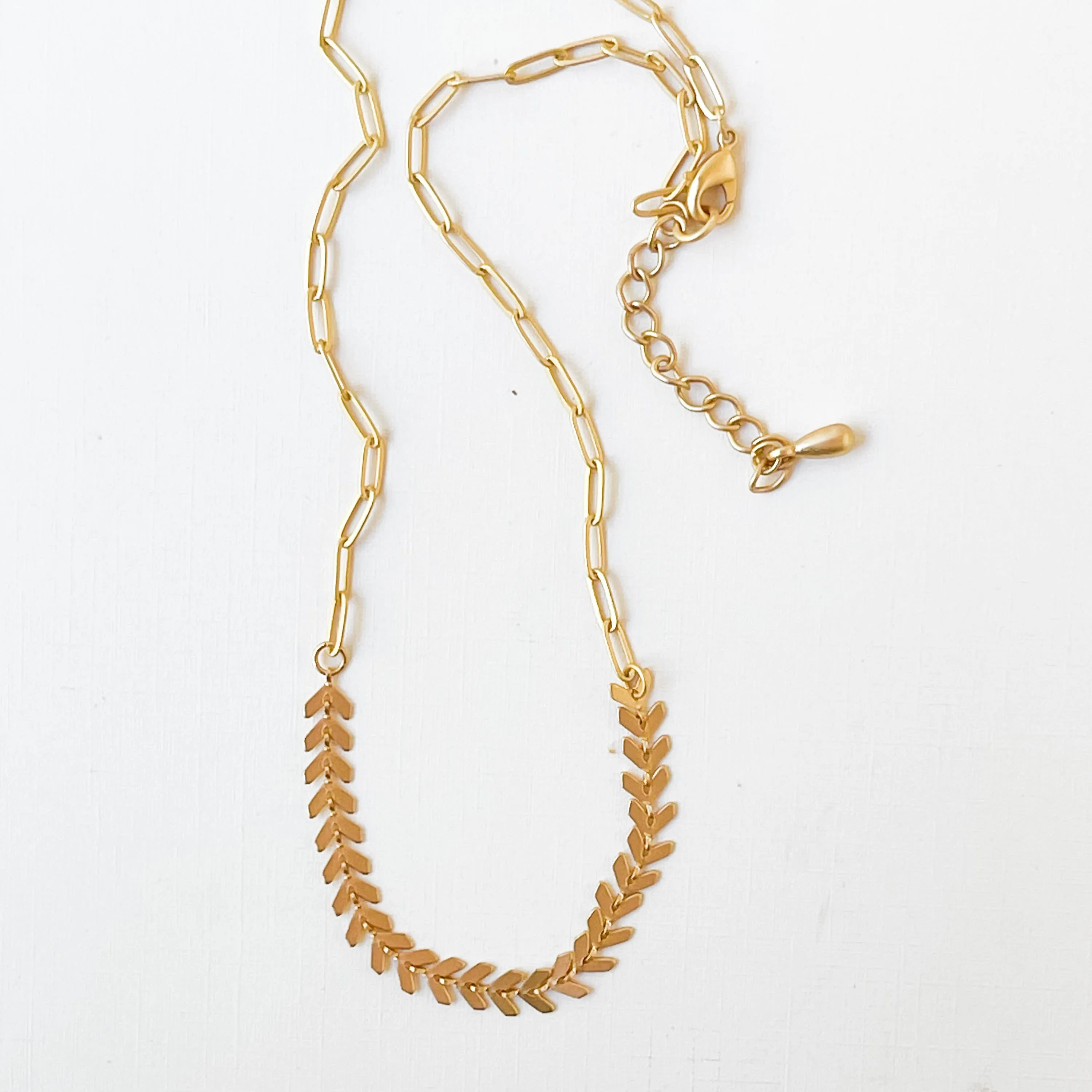 Adjustable Gold Chevron and Paperclip Chain Necklace - WS