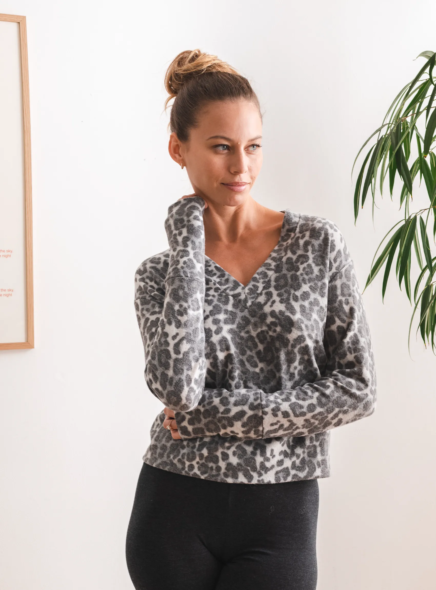 Nest Sweater - Snow Leopard