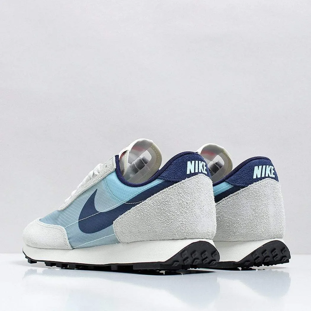 Nike DayBreak SP Shoes